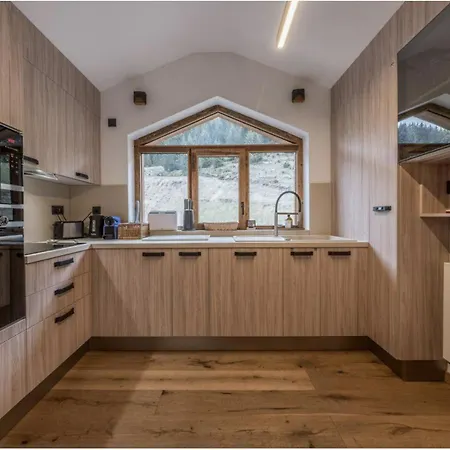 Apartment 1650 - Charming Penthouse With Stunning Views & Private Parking