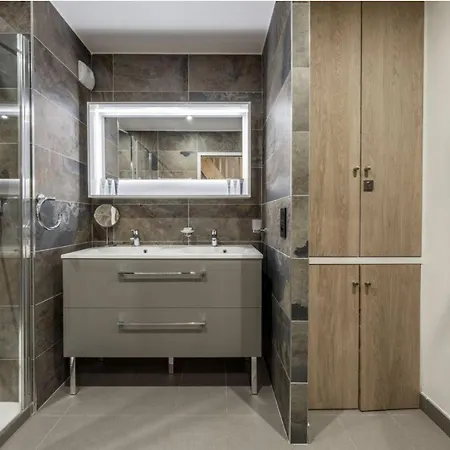 Apartment 1650 - Charming Penthouse With Stunning Views & Private Parking